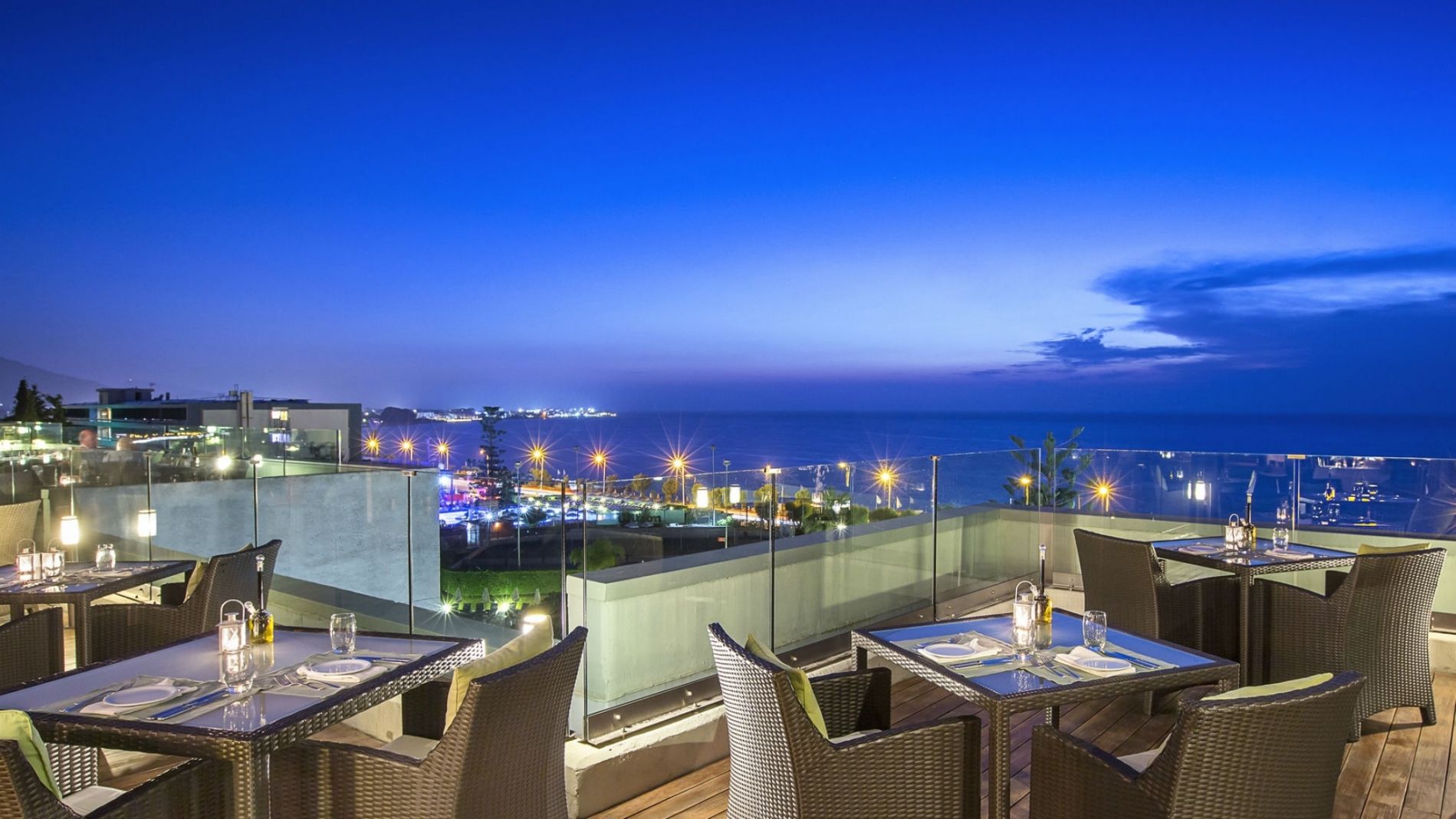 Εστιατόριο L'Onda στο ξενοδοχείο Sheraton Rhodes Resort Ιταλική κουζίνα με θέα στο Αιγαίο